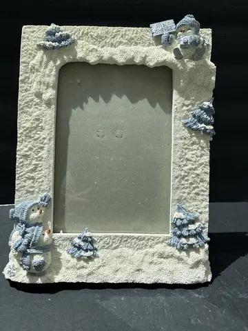 Buddy 5x7 Taking Pictures
