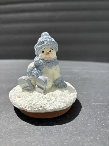 Powder Sitting Candle Topper
