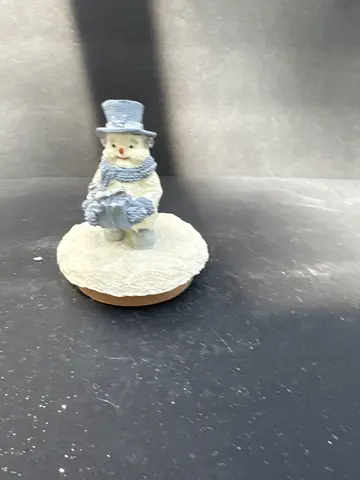 Flurry Standing Candle Topper