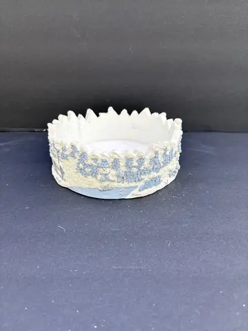 One Ice Skater Candle Sleeve