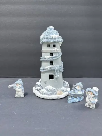 Lighthouse w/ 3 buddies